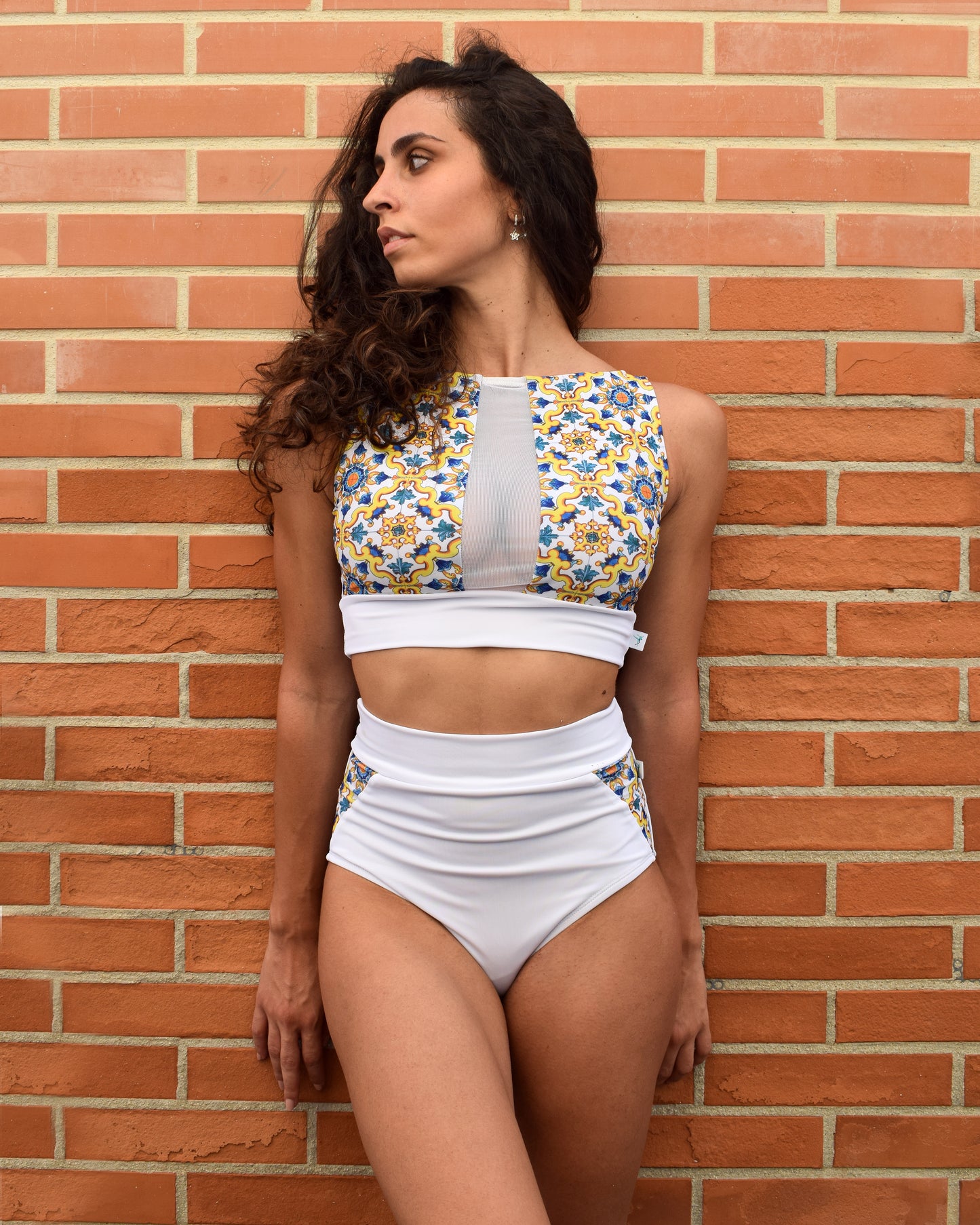 In the middle Top crop - Pattern