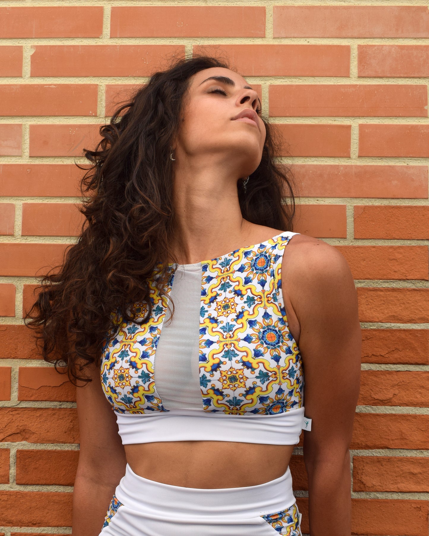 In the middle Top crop - Pattern